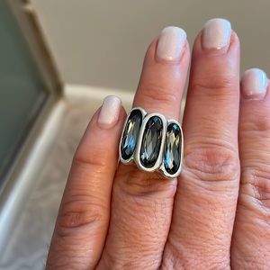 Mew Uno De 50 ring size 7 grey stone